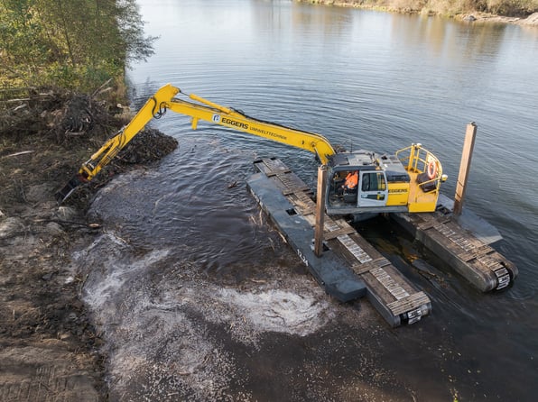 EGGERS-Bagger beim Fluss-Renaturierungsprojekt 2025 in Brandenburg; Havel