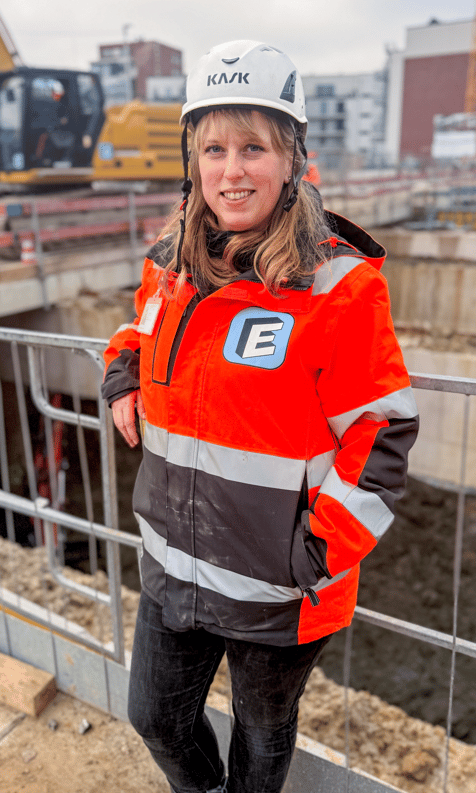 Katharina Krause auf der Baustelle; seit zehn Jahren Bauleiterin bei der EGGERS Umwelttechnik GmbH