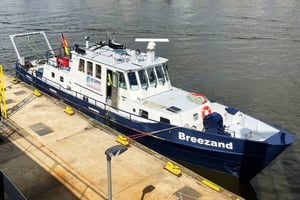 EGGERS Kampfmittelbergung – Arbeitsplattform BREEZAND für Offshore-Einsätze, Kampfmittelsondierungen und sichere Bergung im Meer