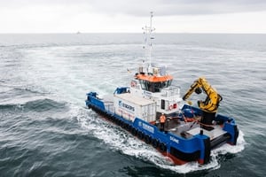 EGGERS Kampfmittelbergung – Arbeitsboot DÜNE Multicat für Transporte, Bergungseinsätze und Offshore-Arbeiten auf dem Wasser