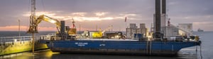EGGERS Baugrunderkundung Hamburg – Ponton HELGOLAND mit Bohr- und Sondiertechnik für Baugrunduntersuchungen