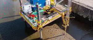 EGGERS Plattform bei der Tiefensondierung im Wasser zur Ortung von Kampfmitteln in Deutschland