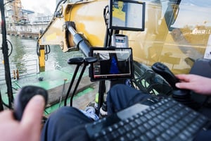 steuerung-joystick-kampfmittelsondierung-nordhafen-kiel