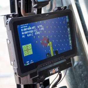 GPS-überwachte Kampfmittelsondierung bei der Geländefreimachung am Grasbrook in Hamburg.